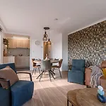 Casiola - Cosy With Vintage Interior Apartment De Haan