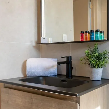 Huswell - Cosy With Vintage Interior Apartment