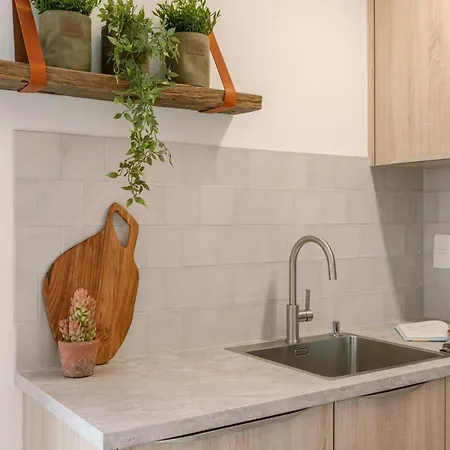 Huswell - Cosy With Vintage Interior * デ ハーン