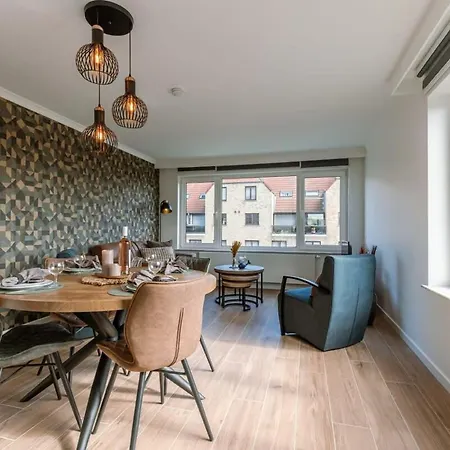 Huswell - Cosy With Vintage Interior Apartment De Haan